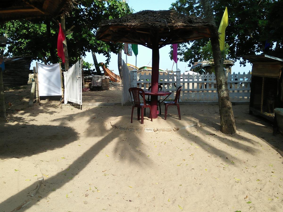 Parei Beach Inn Tangalle Kültér fotó